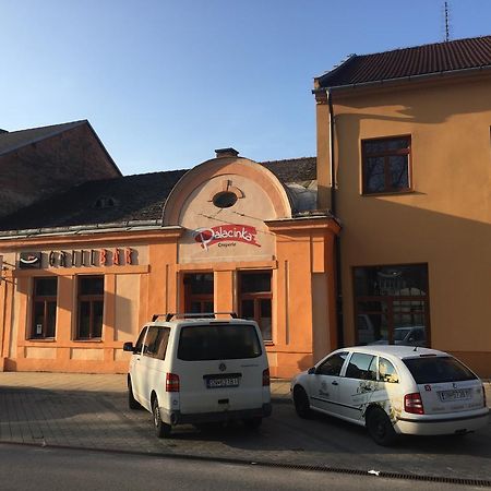 Grillbar Penzion & Restaurant Spišská Nová Ves Extérieur photo