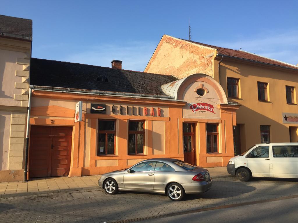 Grillbar Penzion & Restaurant Spišská Nová Ves Extérieur photo
