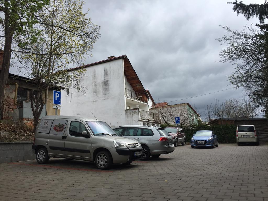 Grillbar Penzion & Restaurant Spišská Nová Ves Extérieur photo