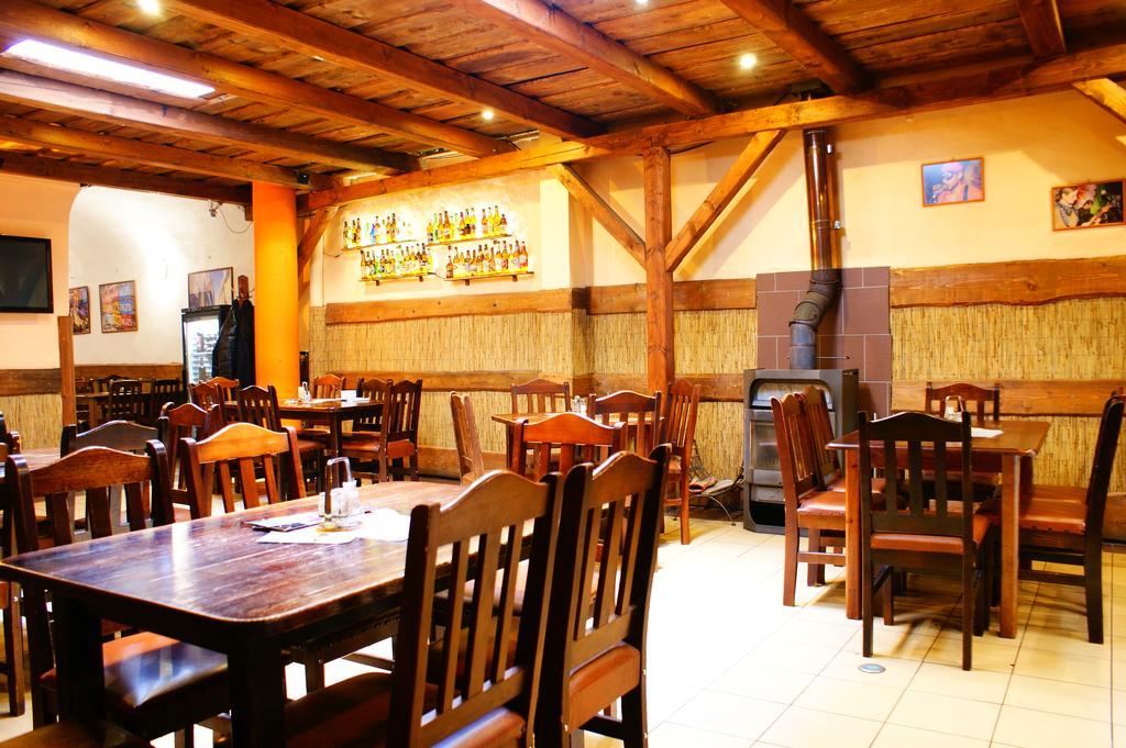 Grillbar Penzion & Restaurant Spišská Nová Ves Extérieur photo