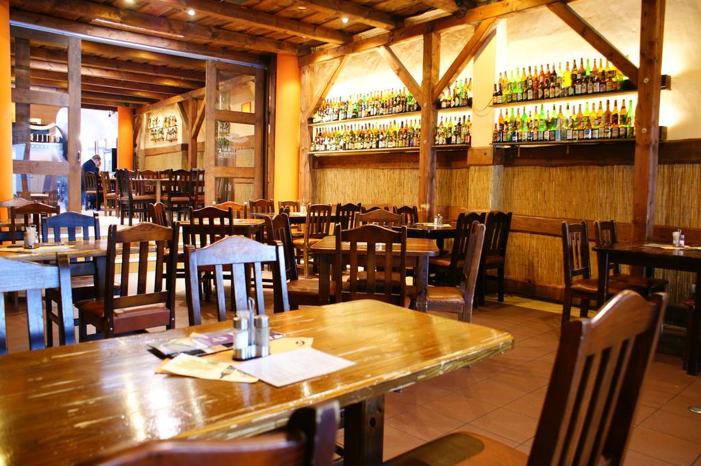 Grillbar Penzion & Restaurant Spišská Nová Ves Extérieur photo