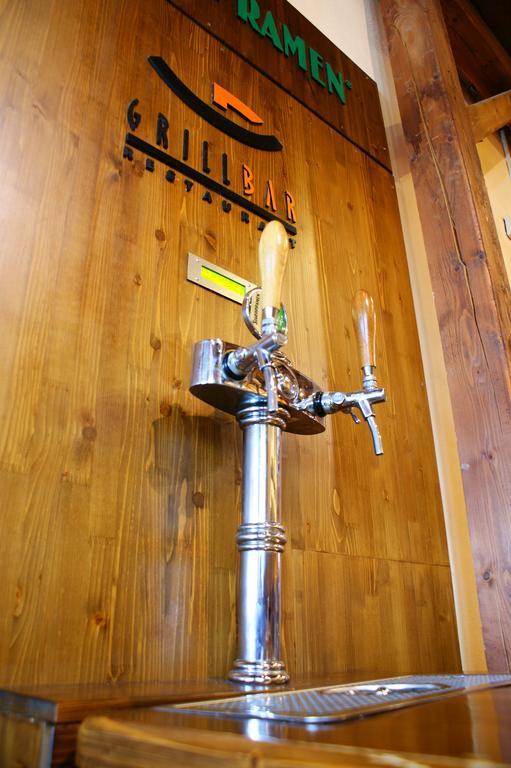Grillbar Penzion & Restaurant Spišská Nová Ves Extérieur photo