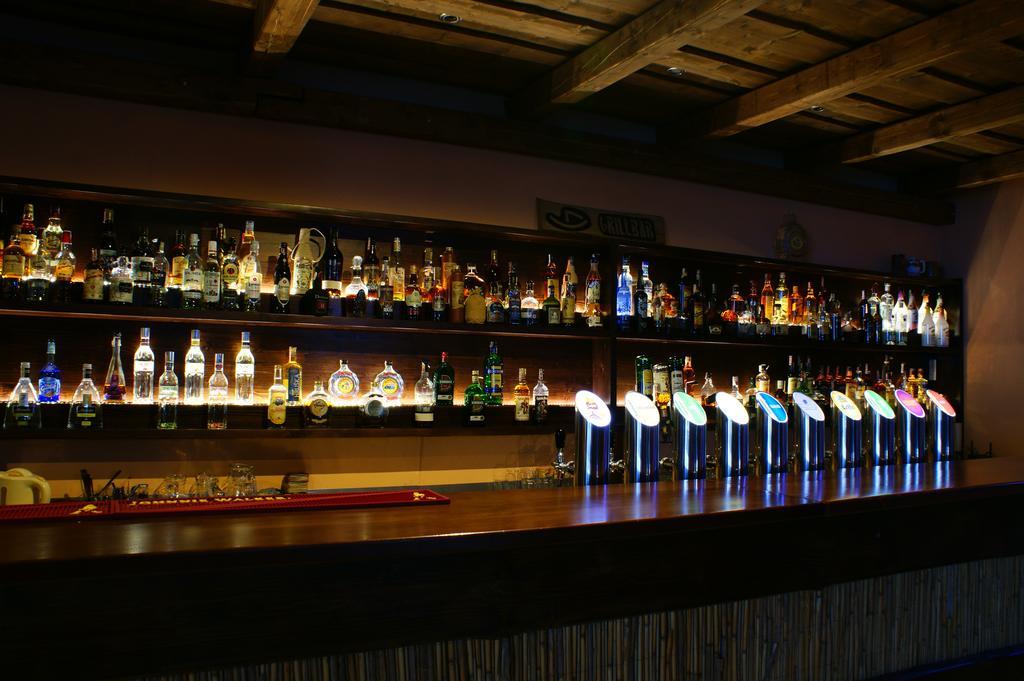 Grillbar Penzion & Restaurant Spišská Nová Ves Extérieur photo